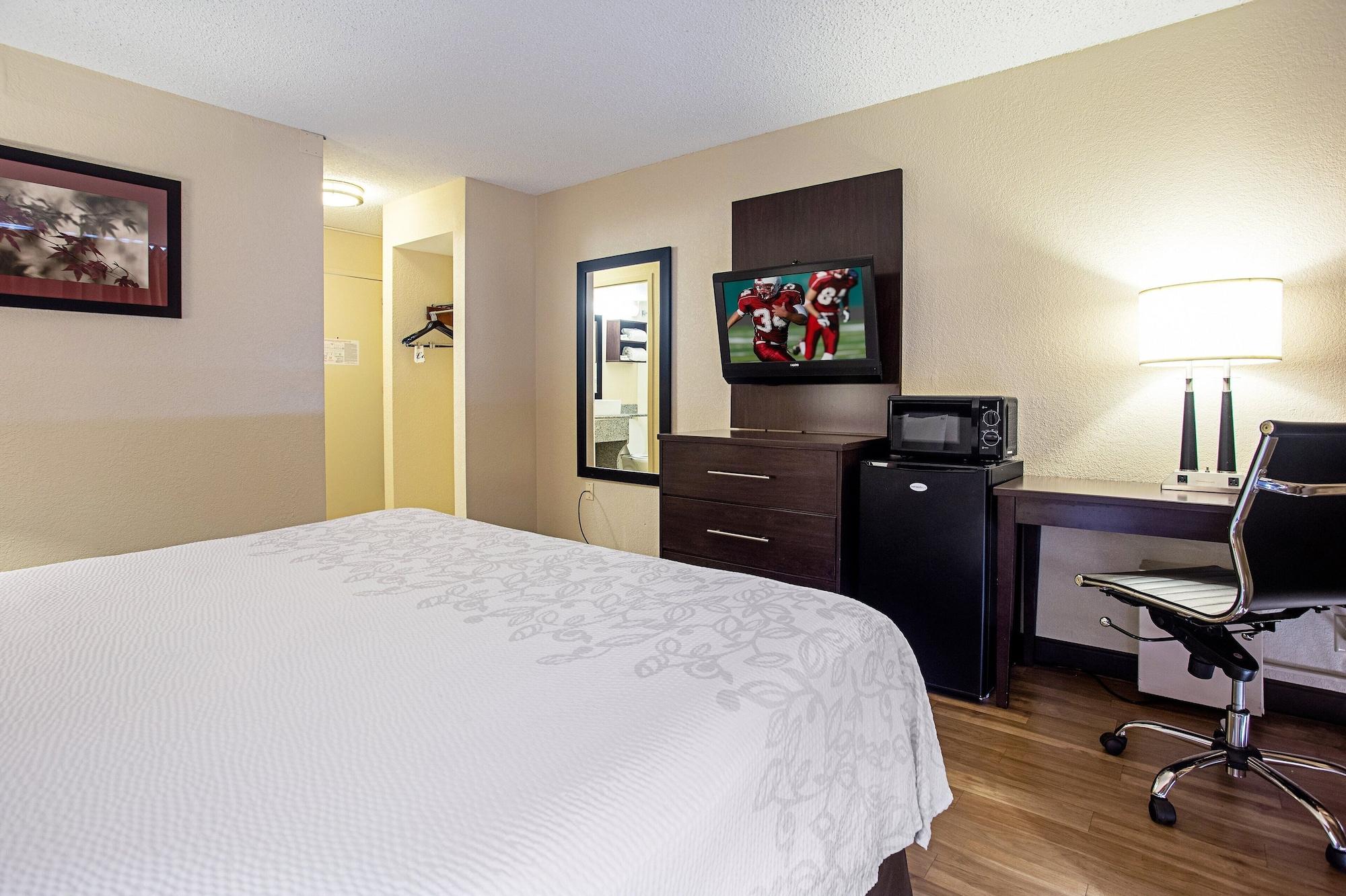 Red Roof Inn Plus+ Wichita East Dış mekan fotoğraf