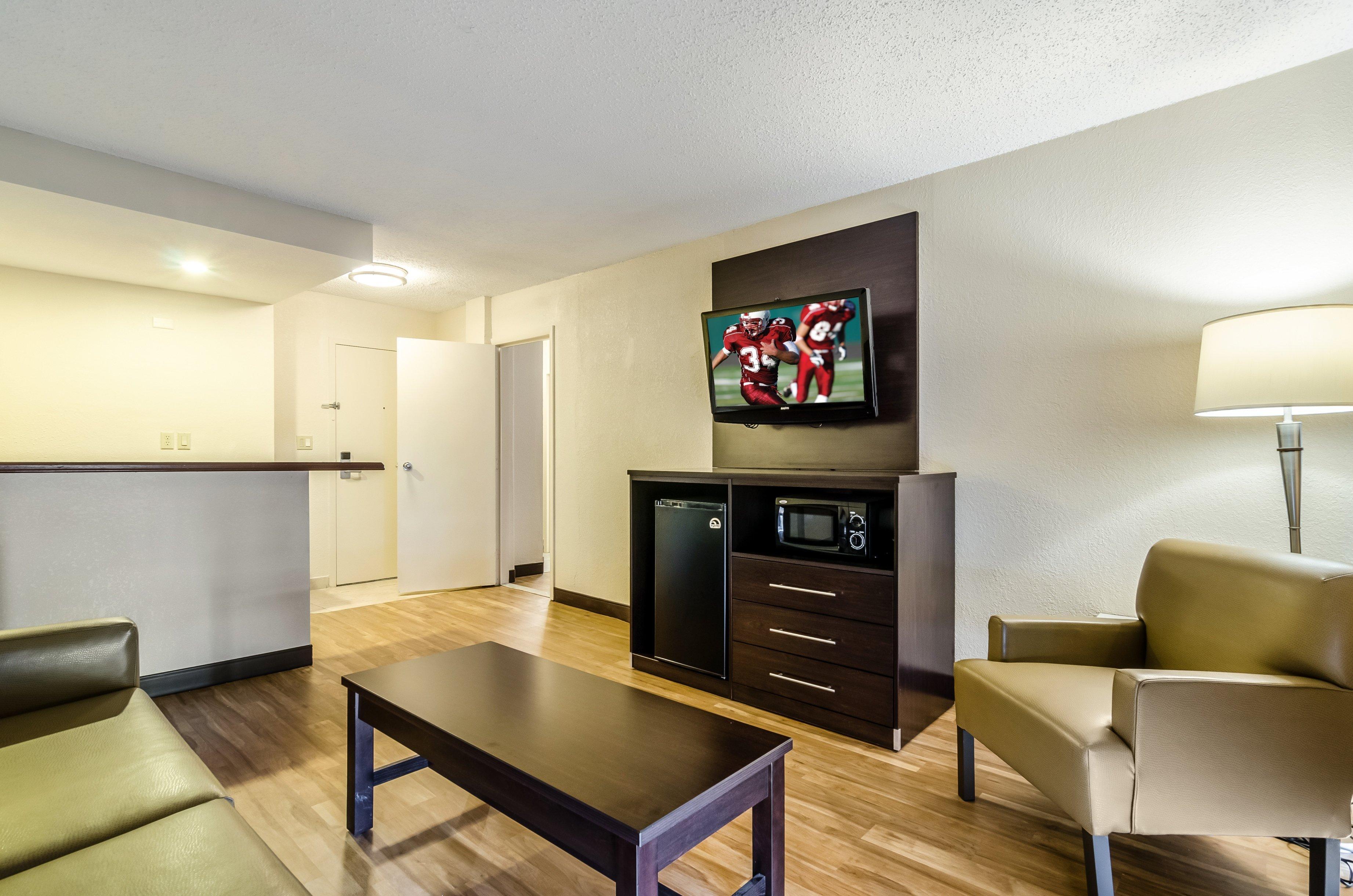 Red Roof Inn Plus+ Wichita East Dış mekan fotoğraf