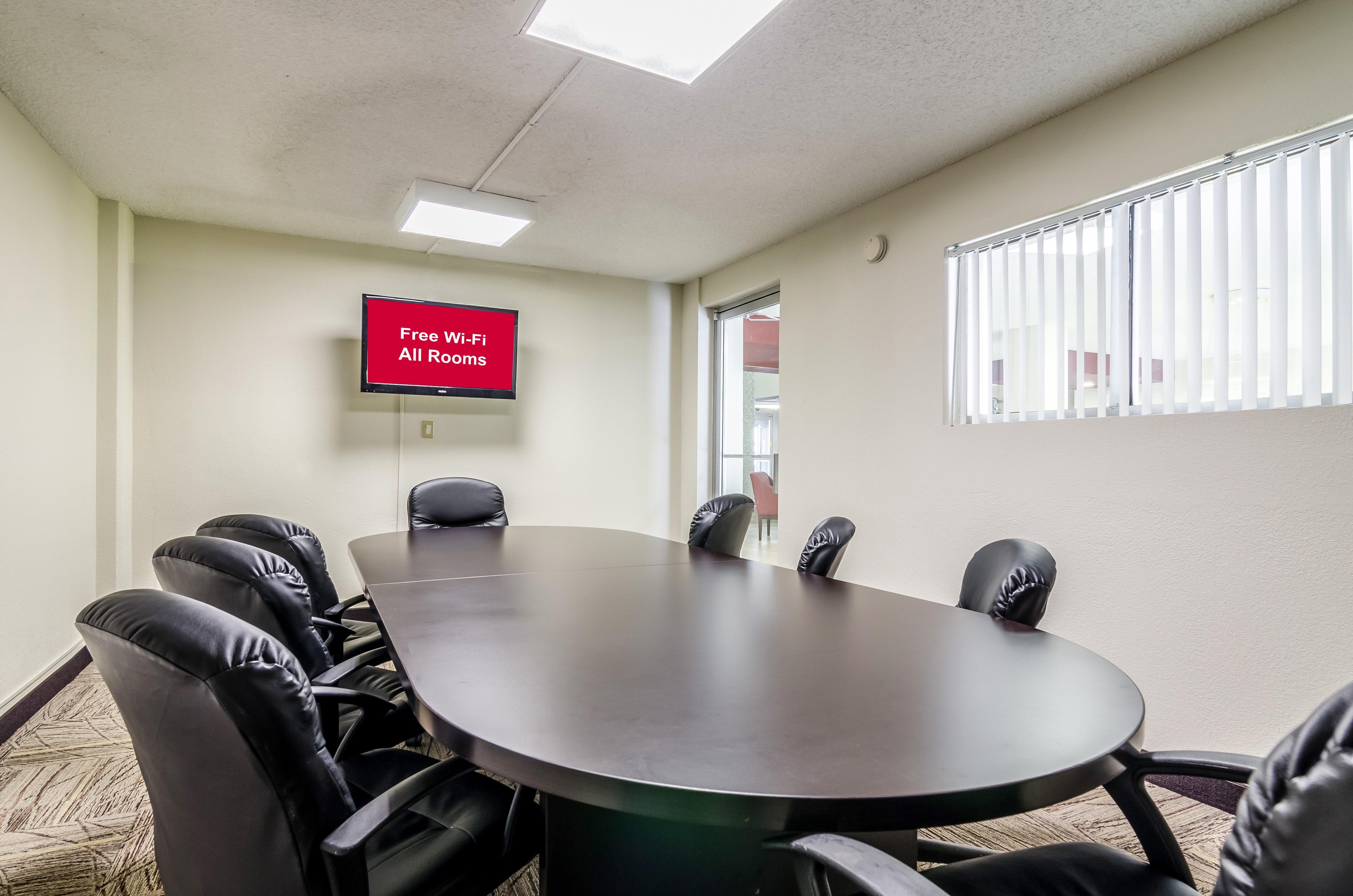 Red Roof Inn Plus+ Wichita East Dış mekan fotoğraf