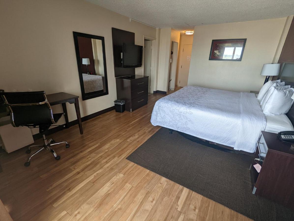 Red Roof Inn Plus+ Wichita East Dış mekan fotoğraf