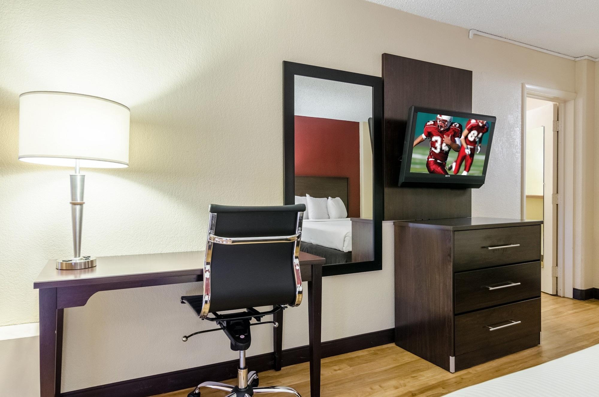 Red Roof Inn Plus+ Wichita East Dış mekan fotoğraf